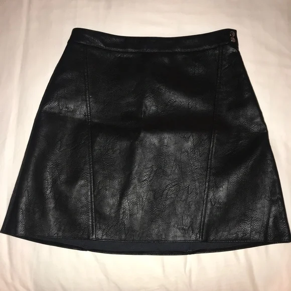 Zara Black Leather Mini Skirt - Picture 2 of 5